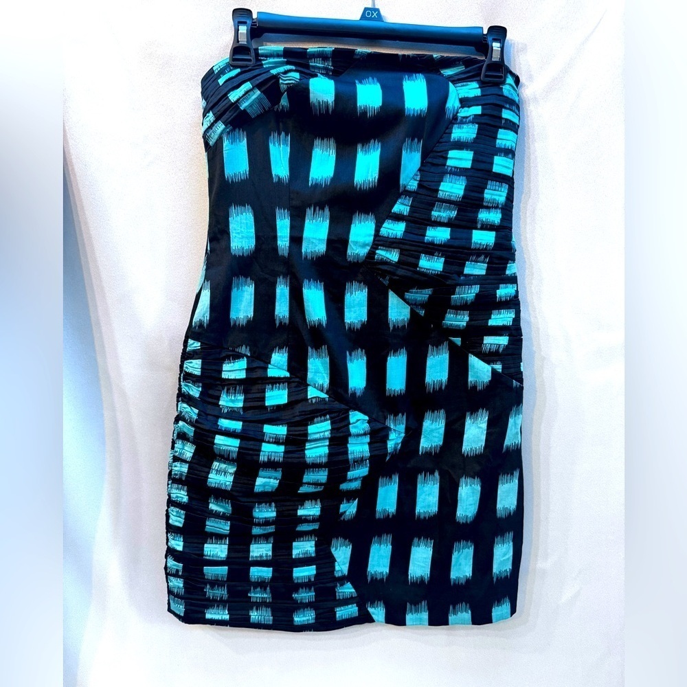 BCBG GENERATION AGATE STRAPLESS MINI DRESS SIZE 4 NWT